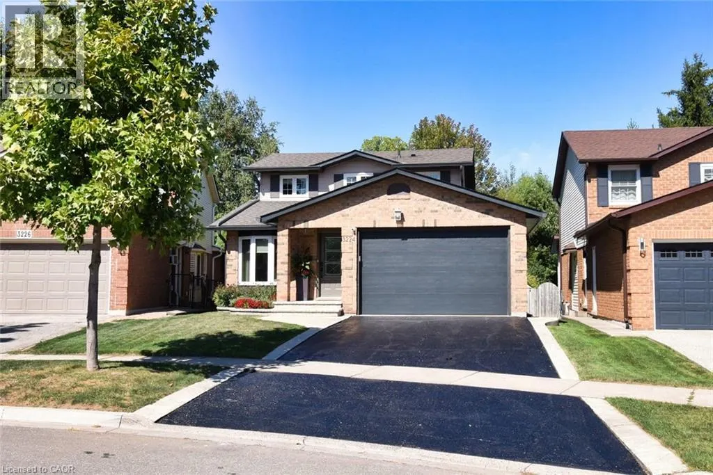 3224 TWIN OAKS Crescent