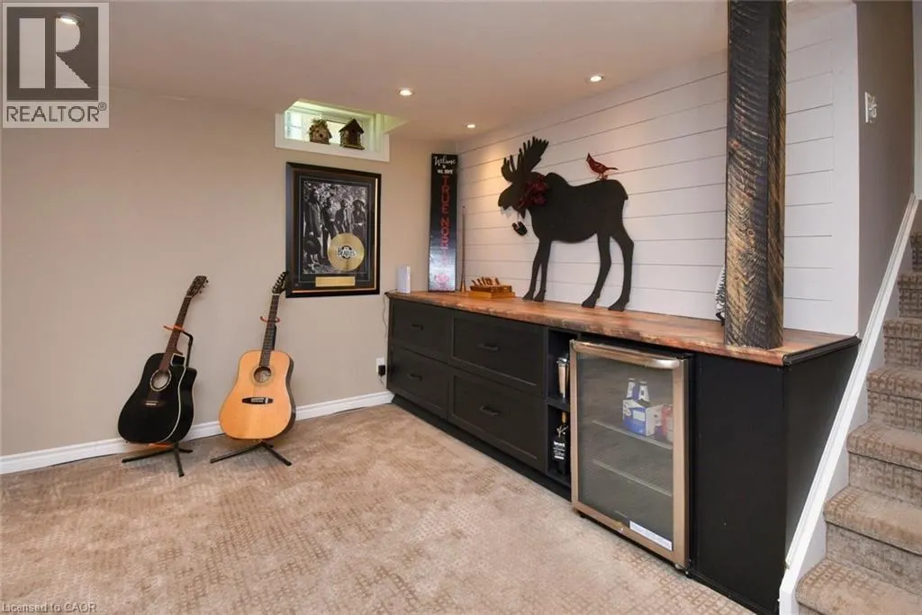 3224 TWIN OAKS Crescent