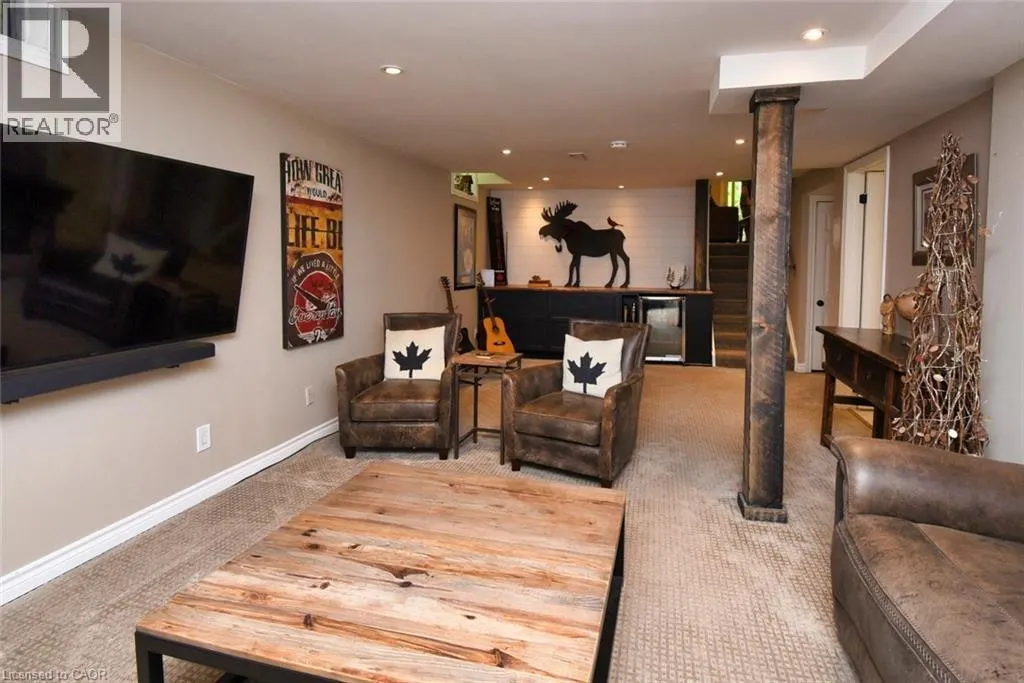 3224 TWIN OAKS Crescent