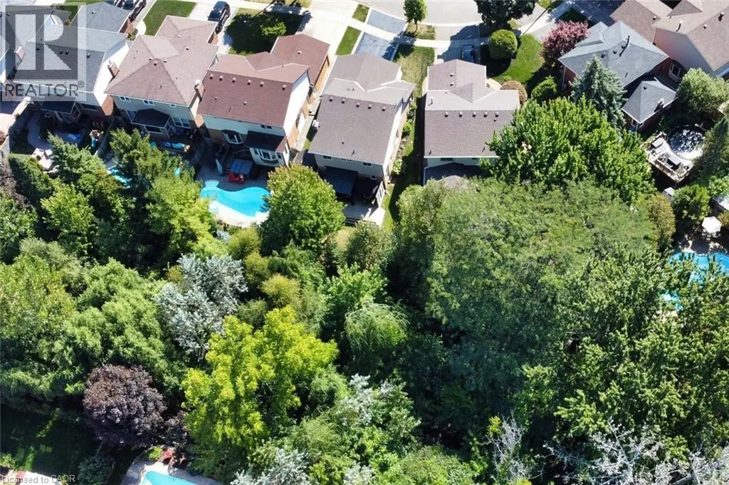 3224 TWIN OAKS Crescent