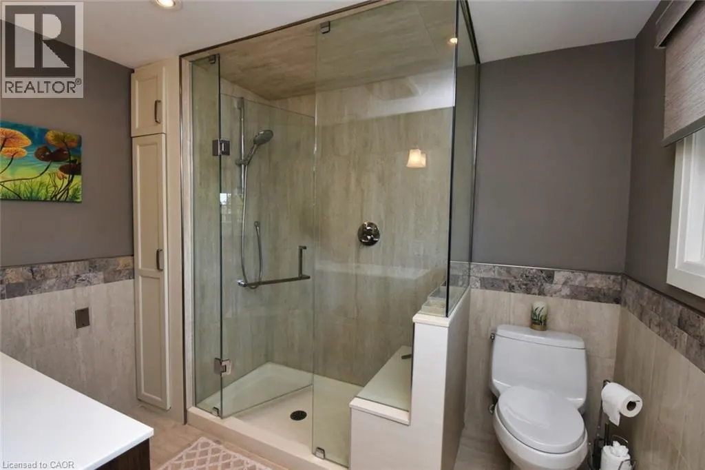 3224 TWIN OAKS Crescent