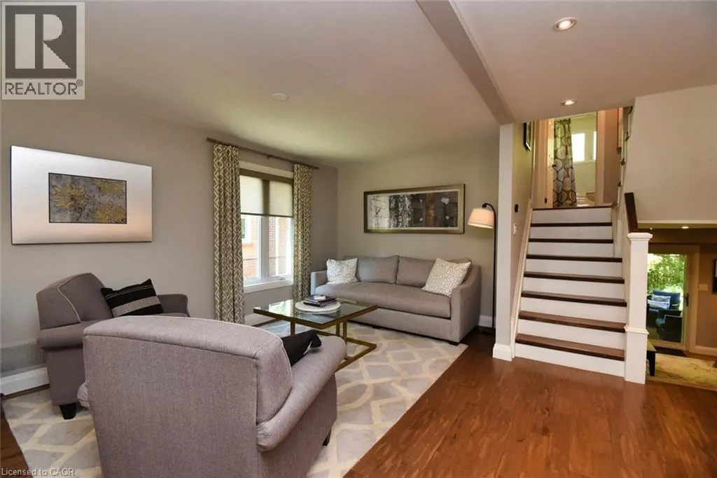 3224 TWIN OAKS Crescent