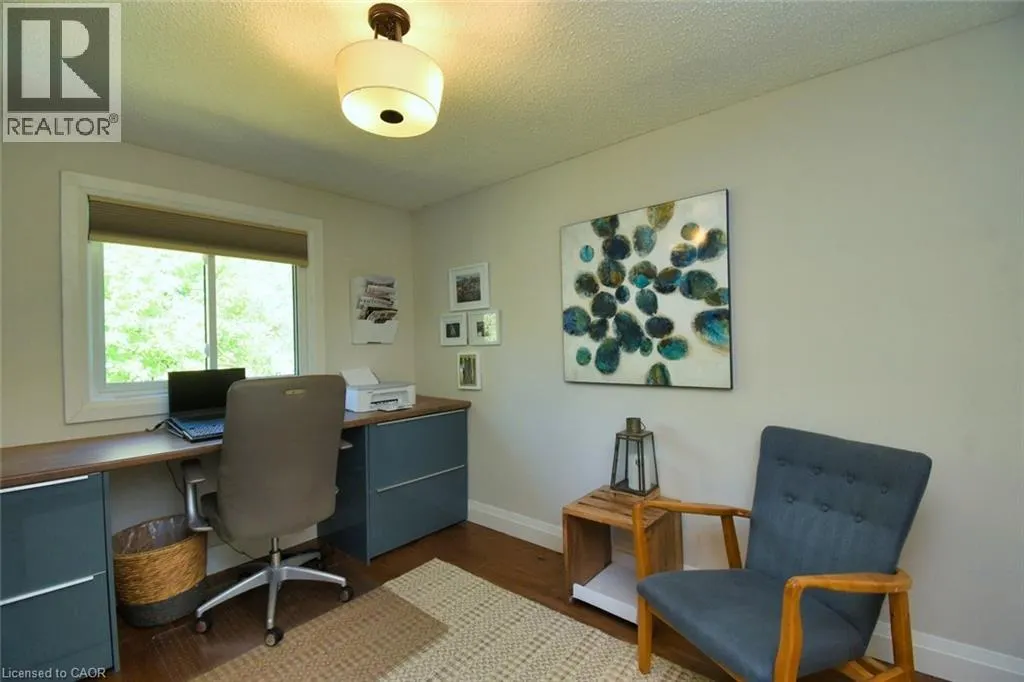 3224 TWIN OAKS Crescent