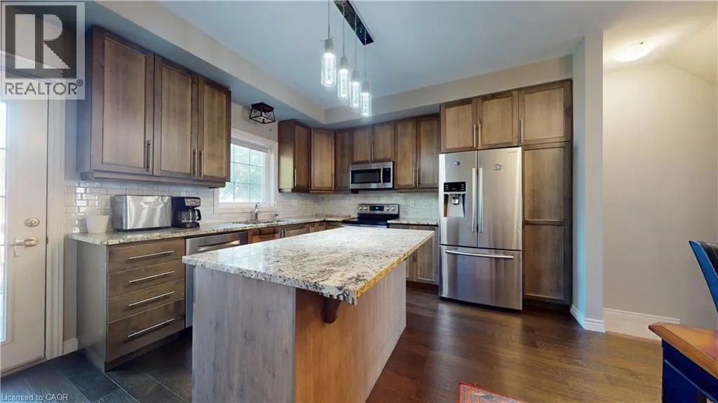 94 ROBERT PEEL Road Unit# UPPER, #UPPER
