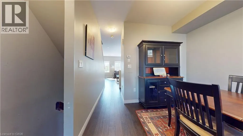94 ROBERT PEEL Road Unit# UPPER, #UPPER