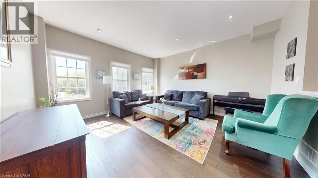 94 ROBERT PEEL Road Unit# UPPER, #UPPER