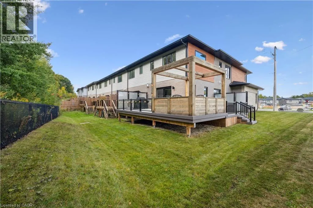 884 ROBERT FERRIE Drive