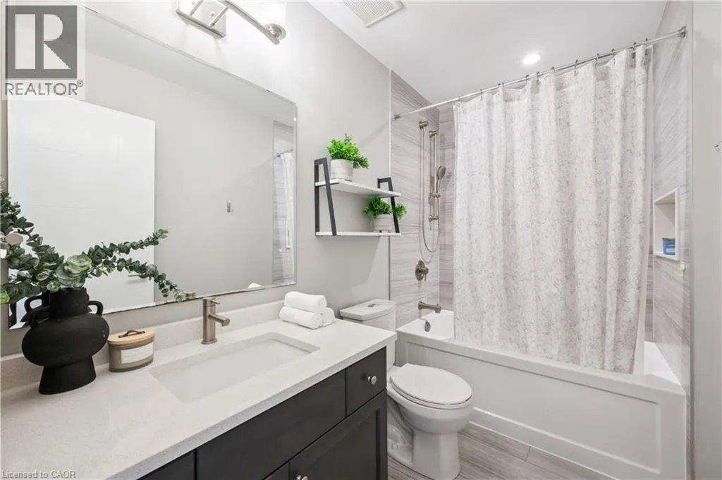 884 ROBERT FERRIE Drive