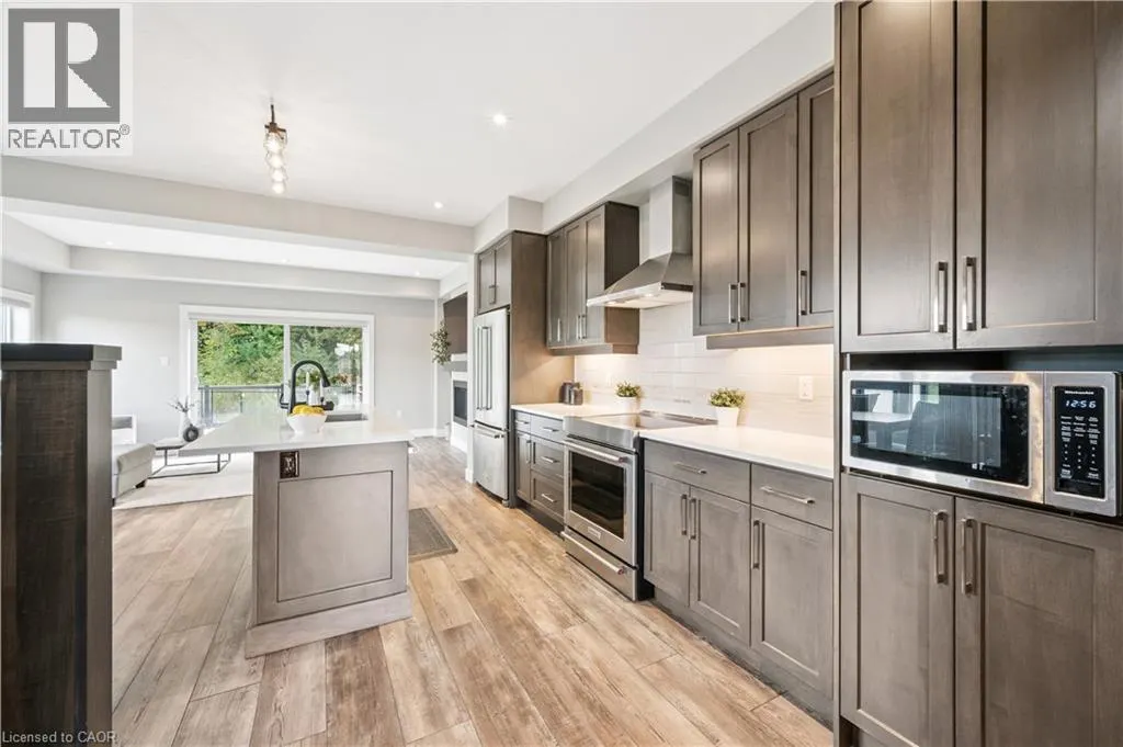 884 ROBERT FERRIE Drive