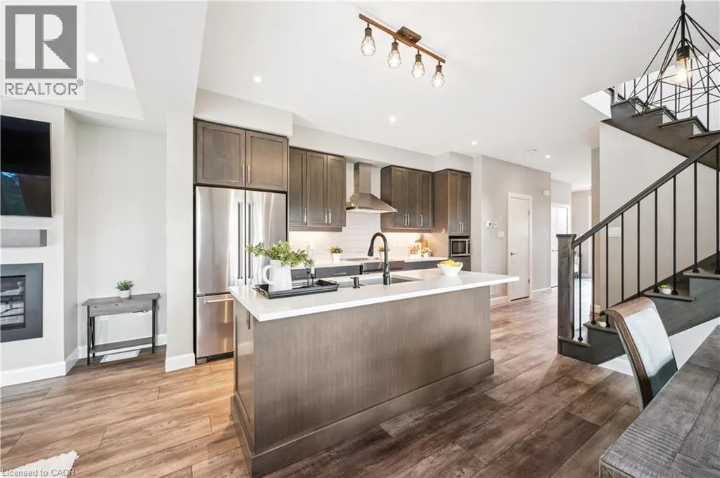 884 ROBERT FERRIE Drive