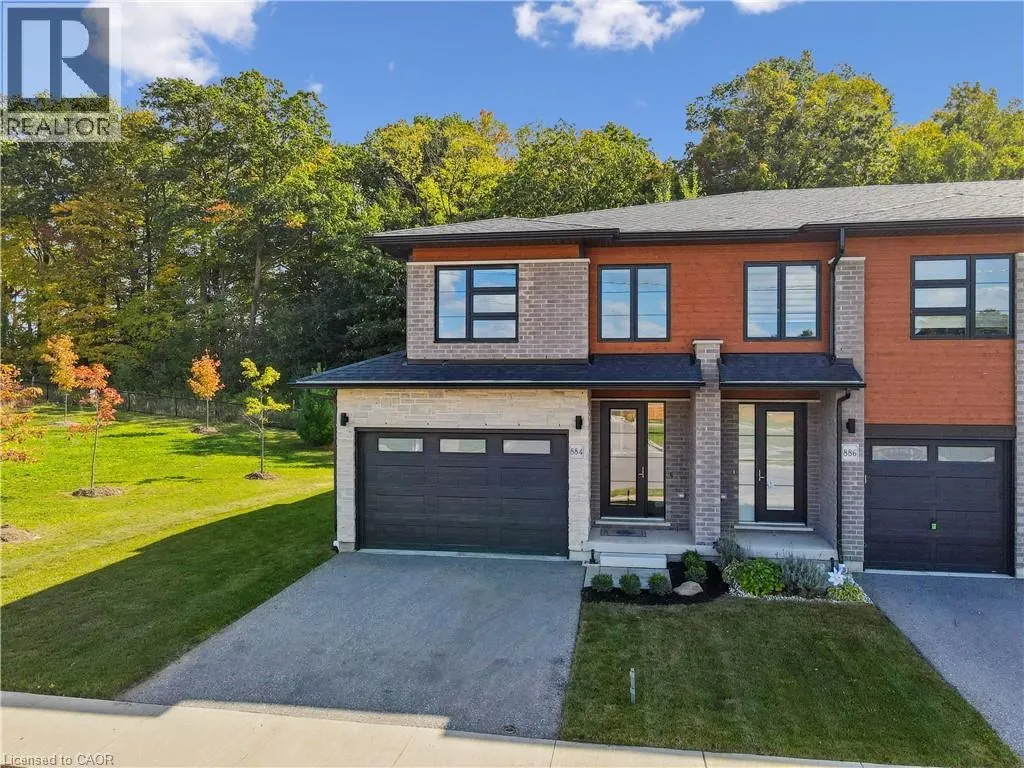 884 ROBERT FERRIE Drive