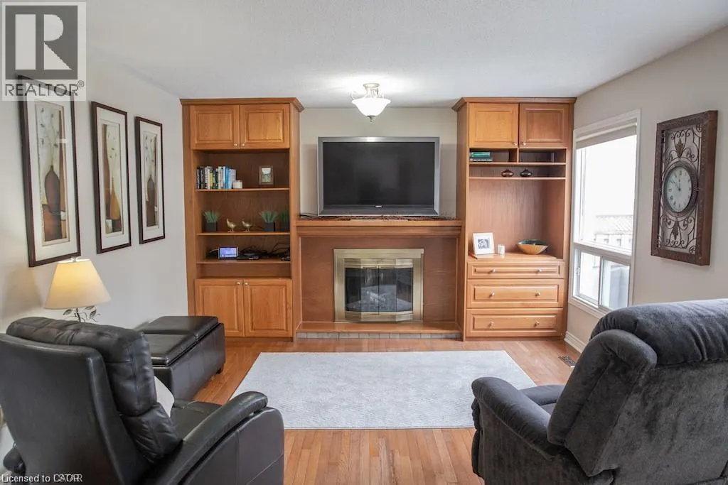 42 REDWOOD Lane