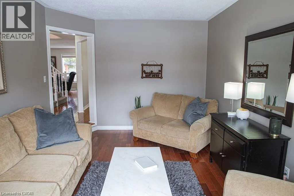 42 REDWOOD Lane