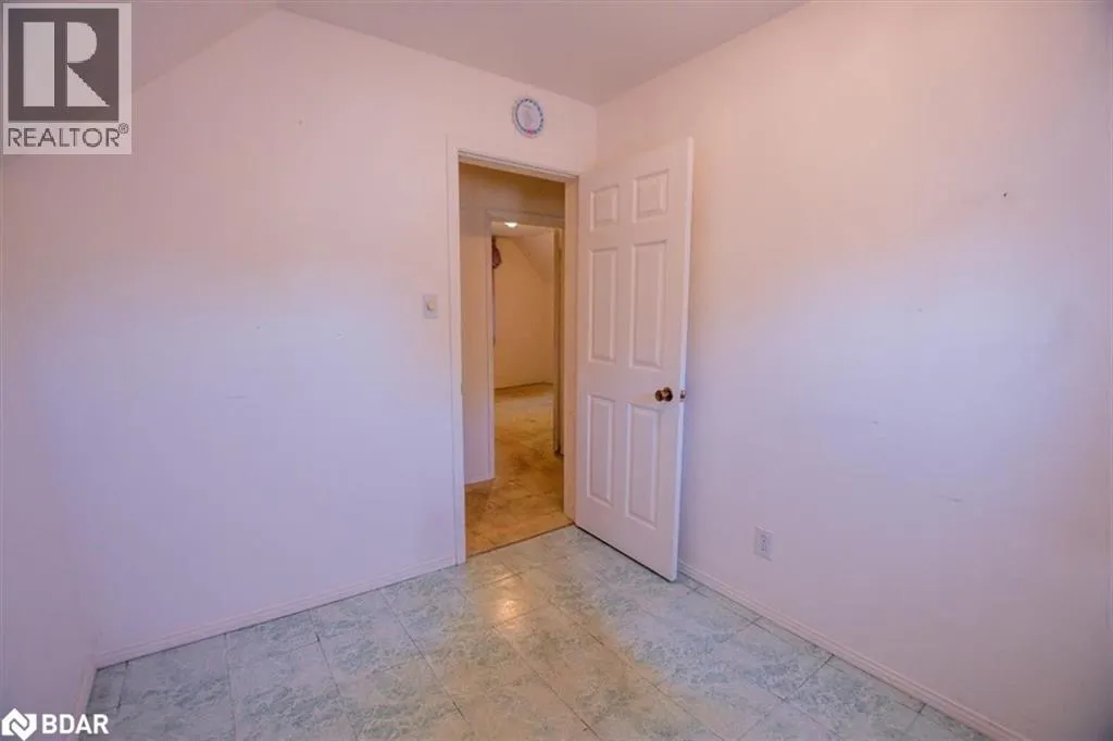 266 SIXTH Avenue W