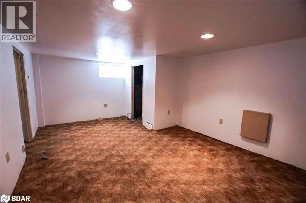 266 SIXTH Avenue W