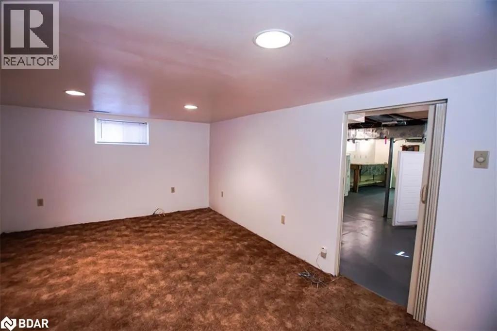 266 SIXTH Avenue W