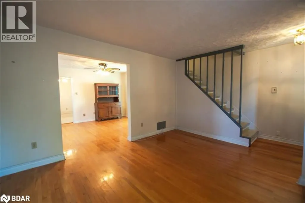 266 SIXTH Avenue W