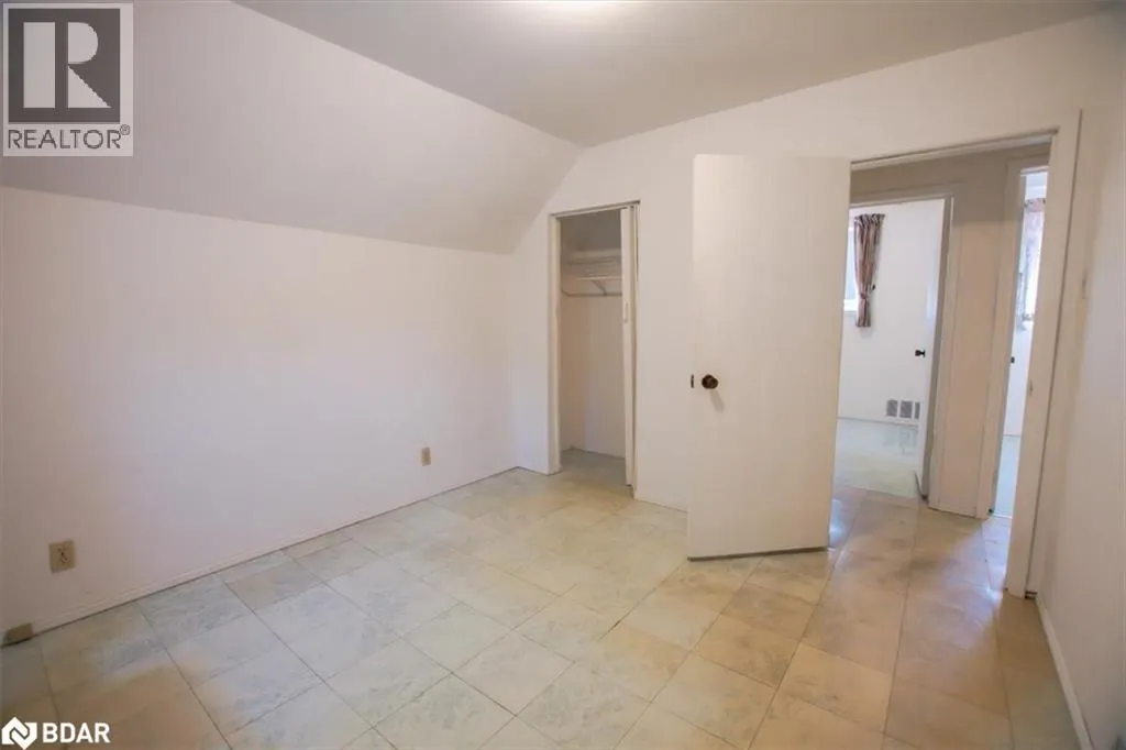 266 SIXTH Avenue W
