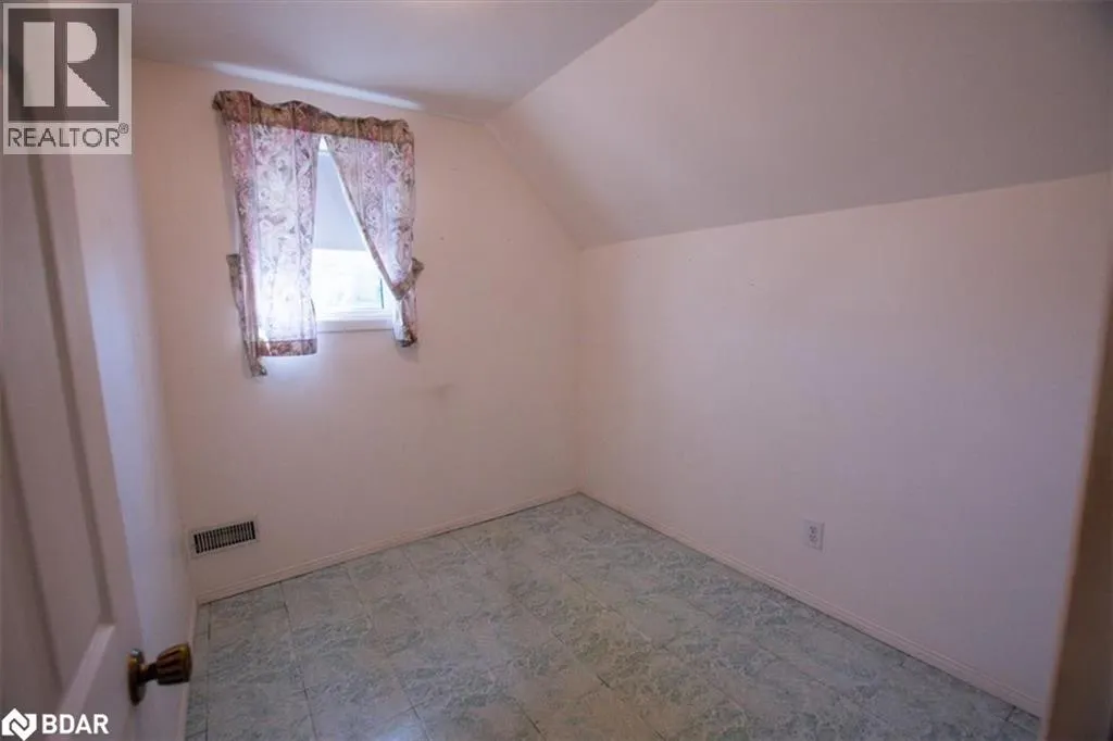 266 SIXTH Avenue W
