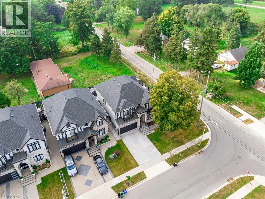 4 LOCKMAN Drive