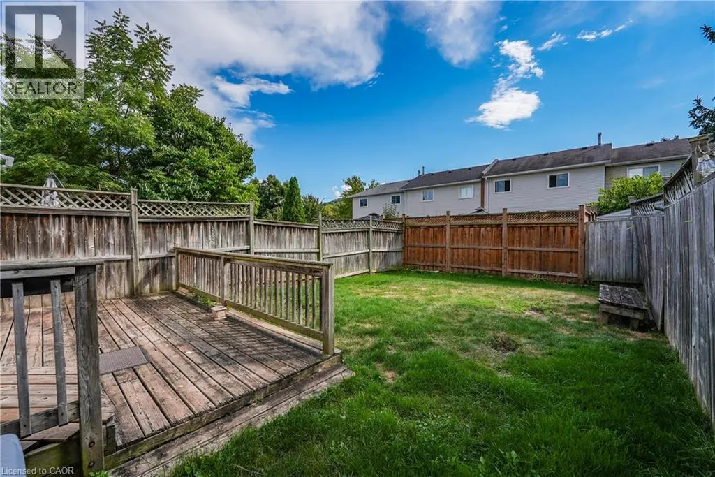 9 HEDGELAWN Drive