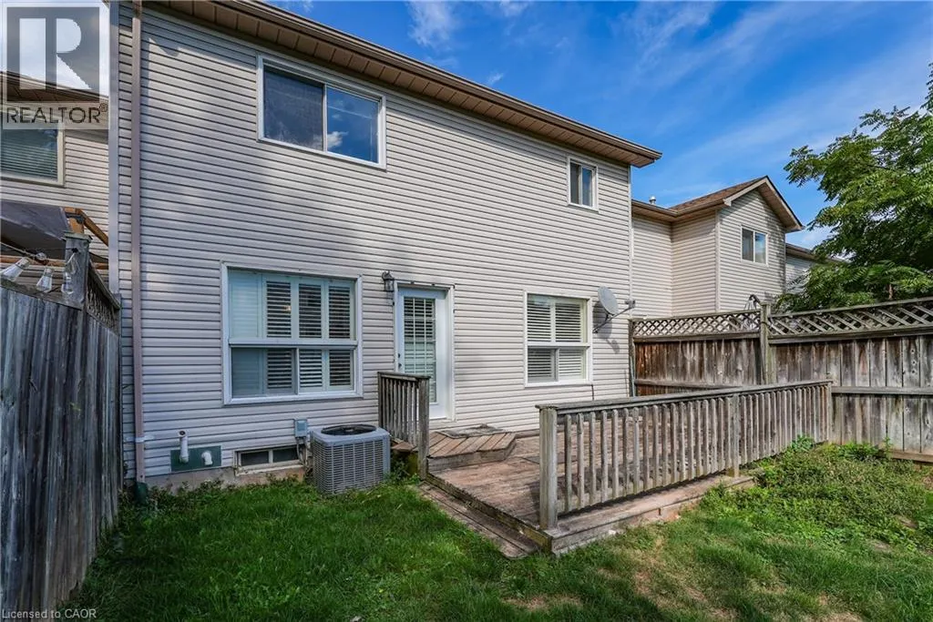 9 HEDGELAWN Drive
