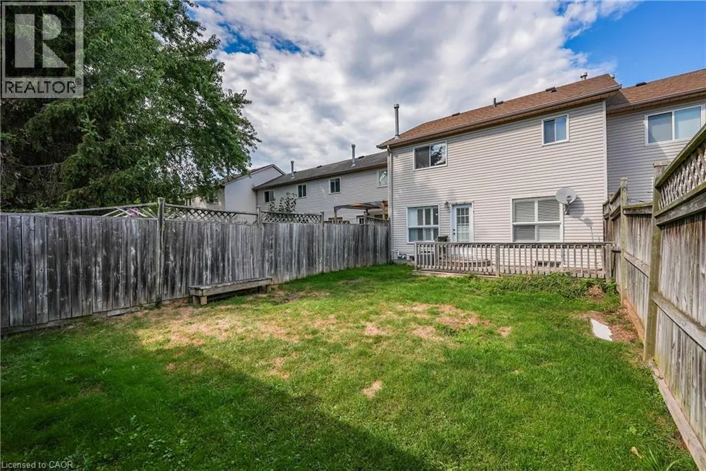 9 HEDGELAWN Drive