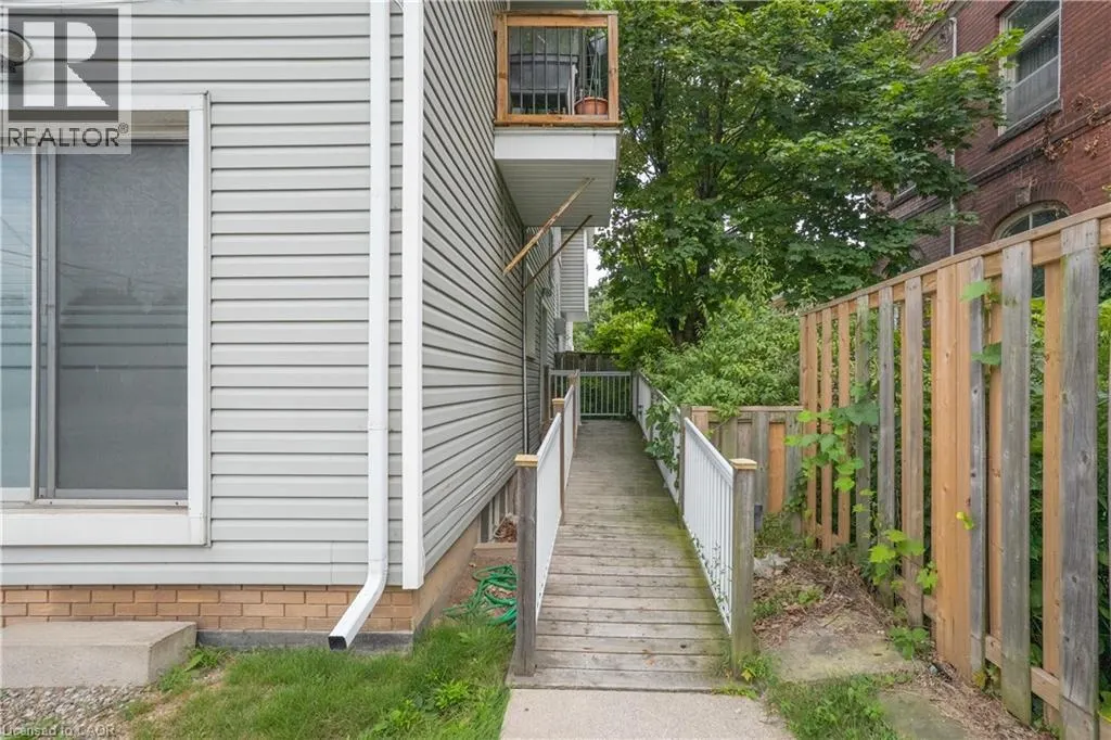 1 LIVINGSTON Avenue
