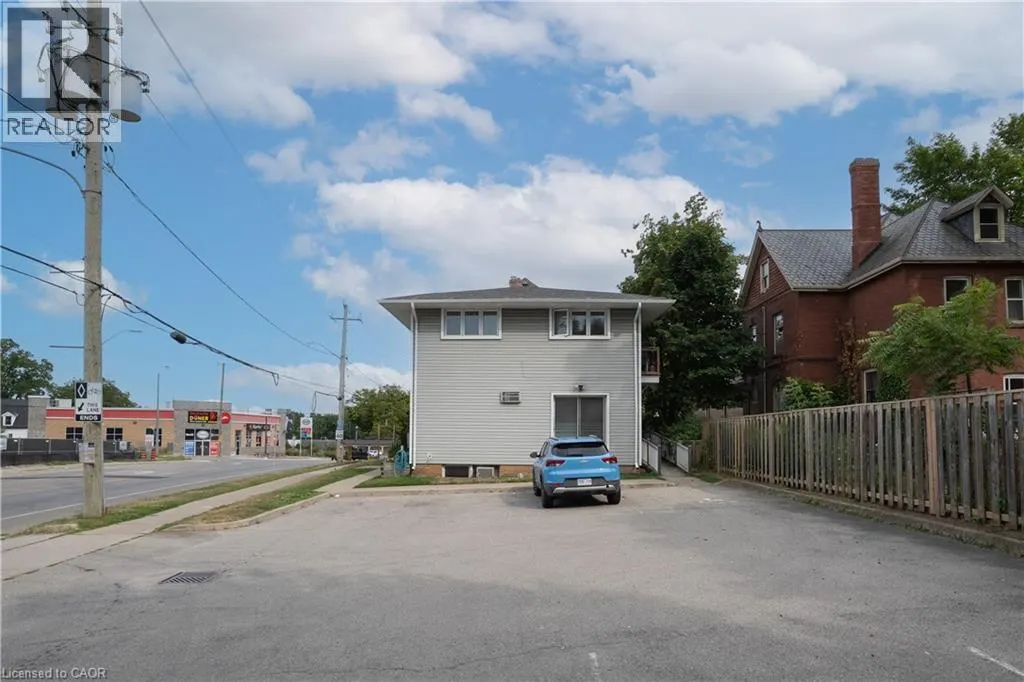 1 LIVINGSTON Avenue