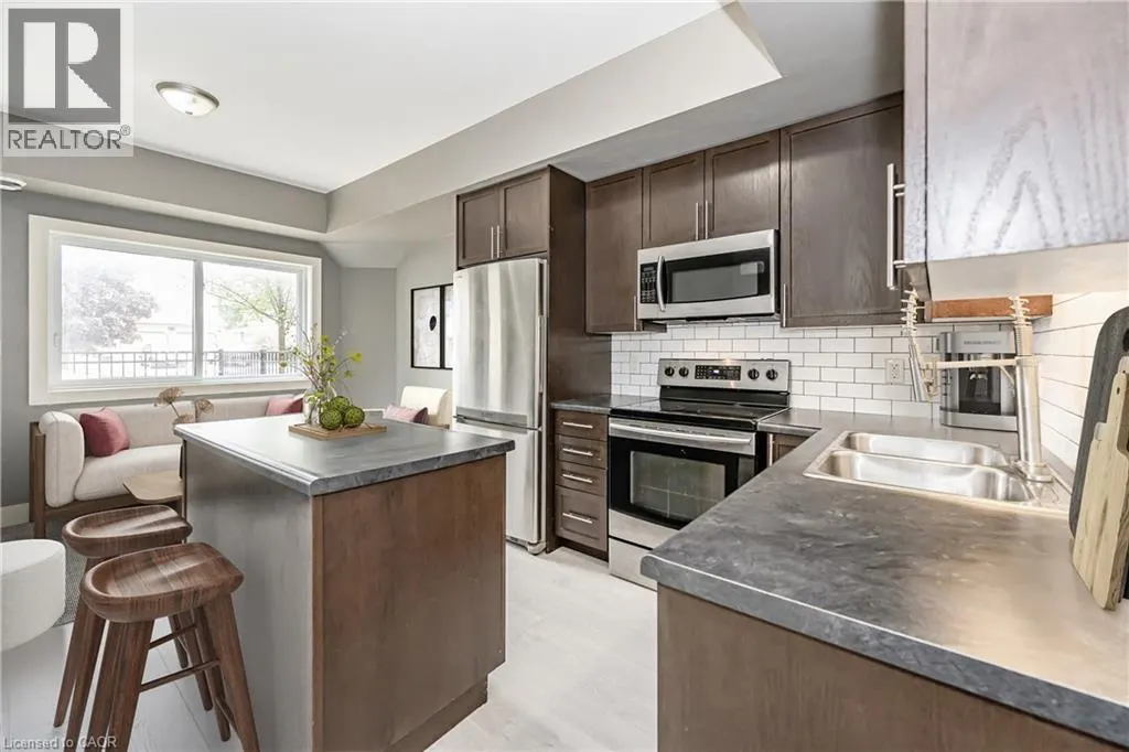 689 DOON VILLAGE Road Unit# 102, #102