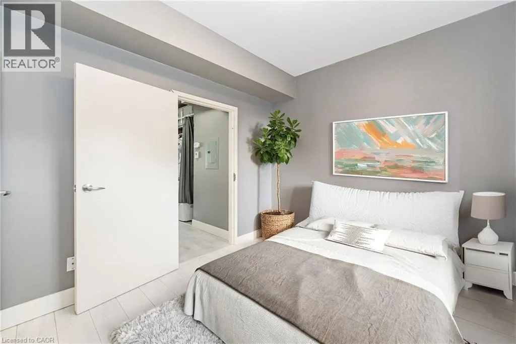 689 DOON VILLAGE Road Unit# 102, #102