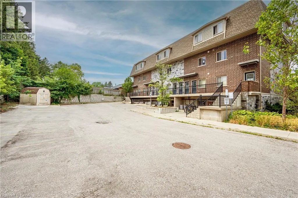 689 DOON VILLAGE Road Unit# 102, #102