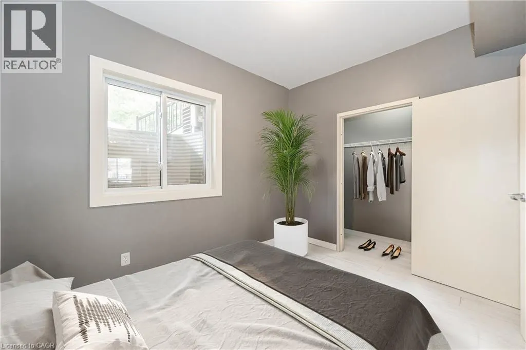 689 DOON VILLAGE Road Unit# 102, #102