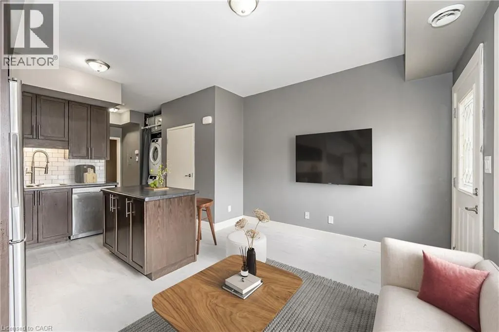 689 DOON VILLAGE Road Unit# 102, #102