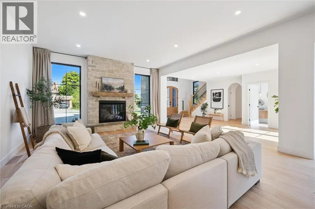 413 HURON Street