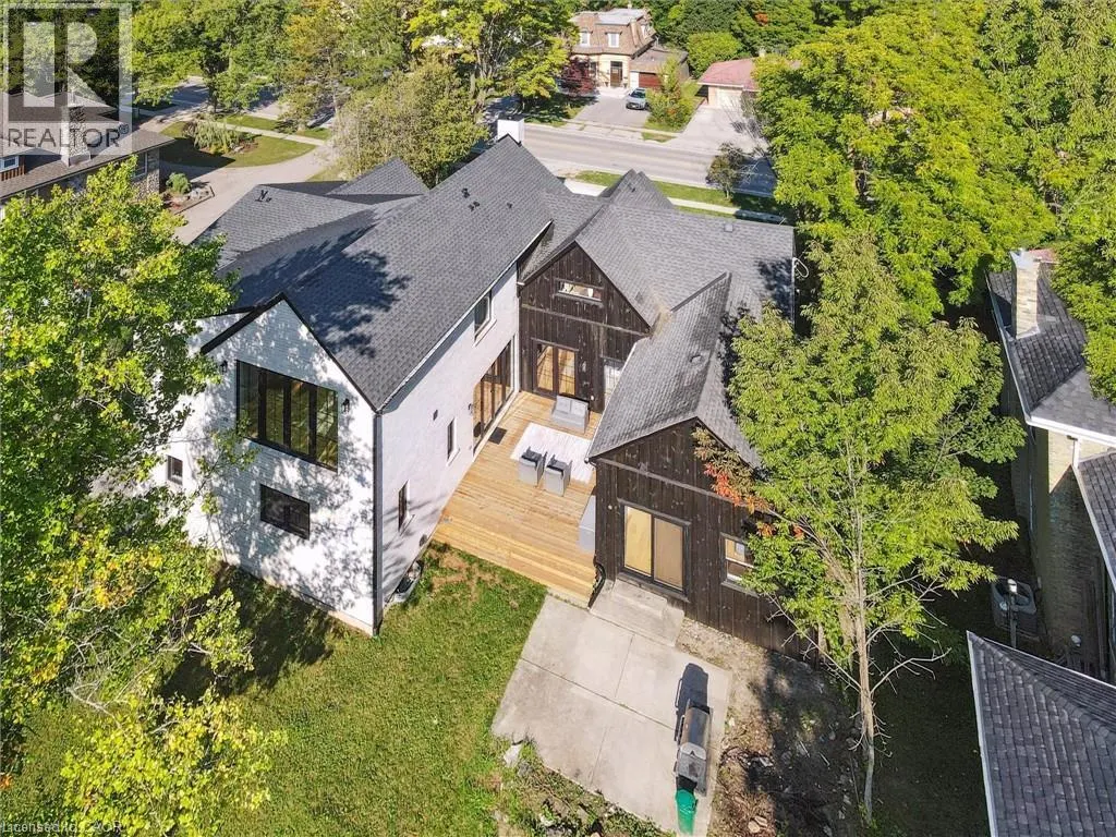 413 HURON Street