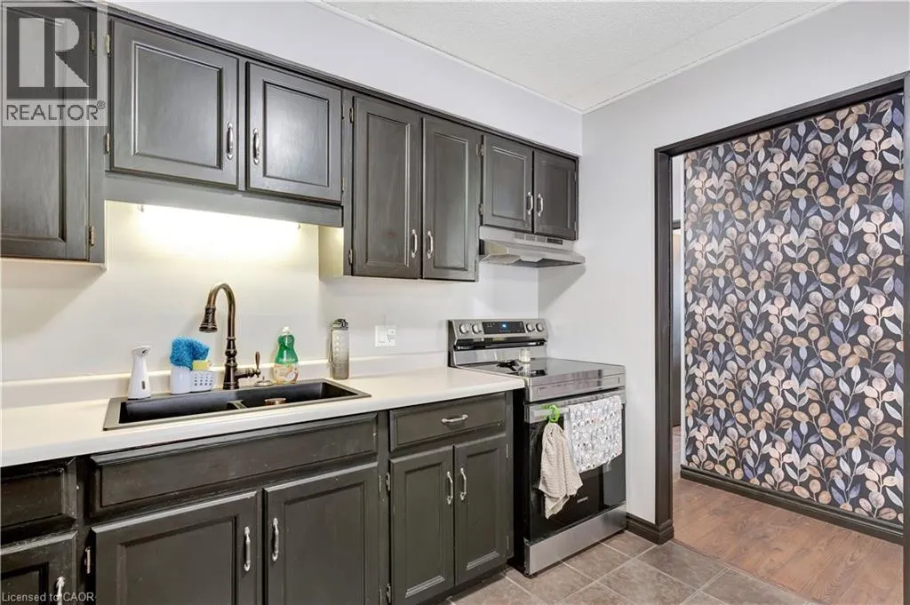 401 ERB Street Unit# 203, #203