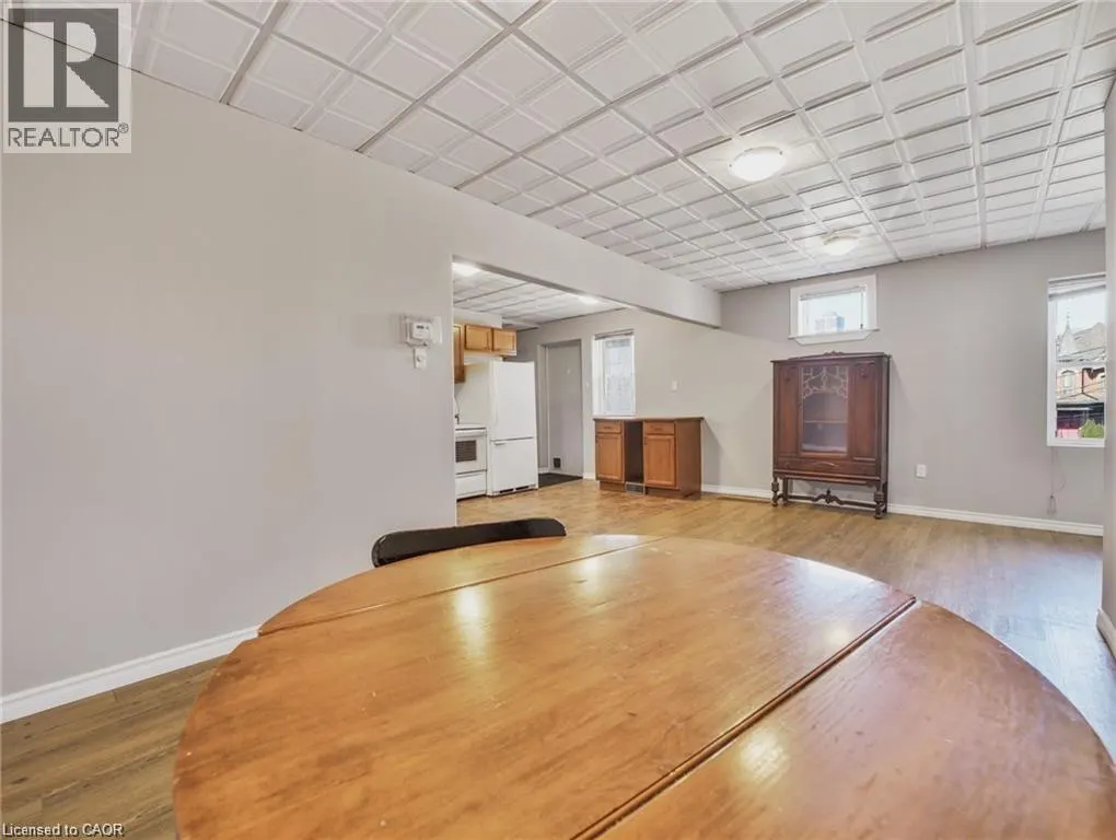 14 VICTORIA Avenue N