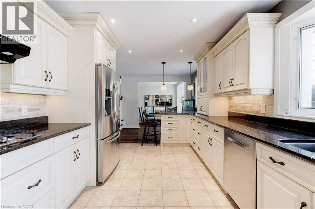 4391 LAKESHORE Road