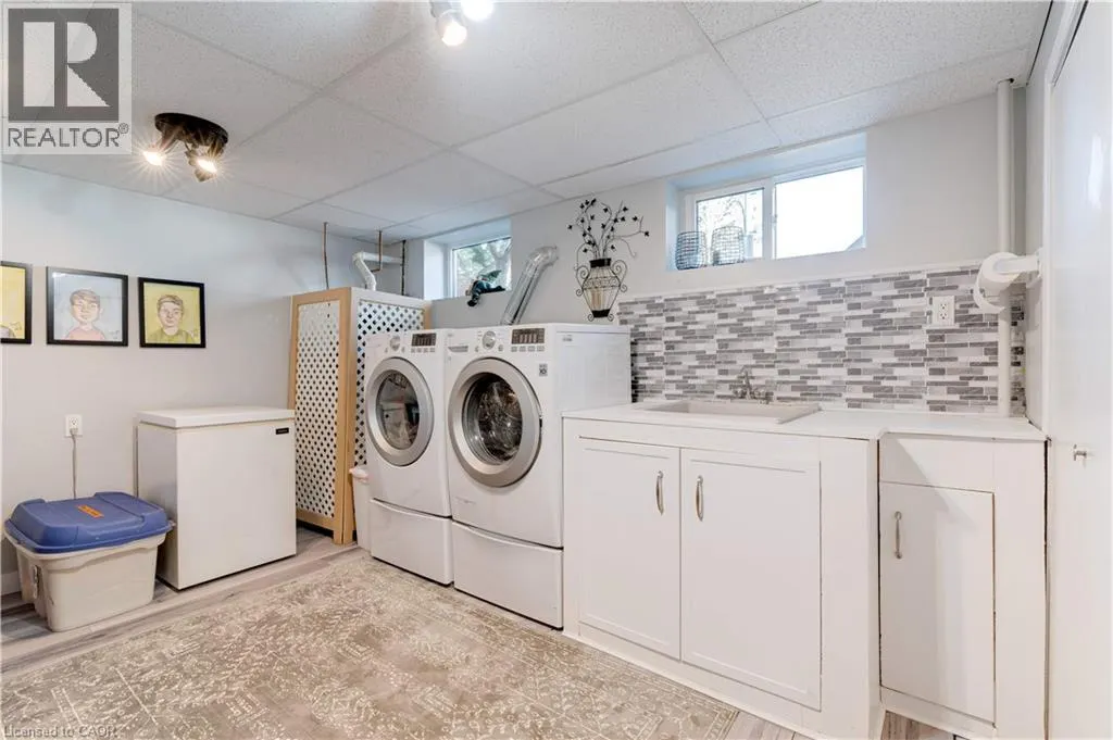 4391 LAKESHORE Road