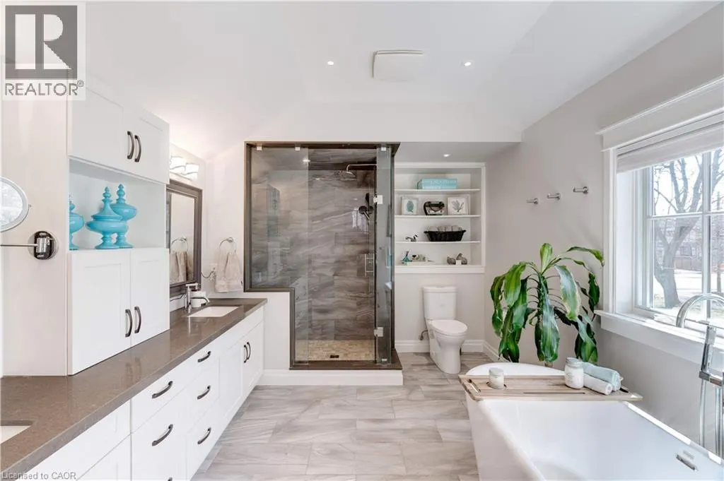 4391 LAKESHORE Road