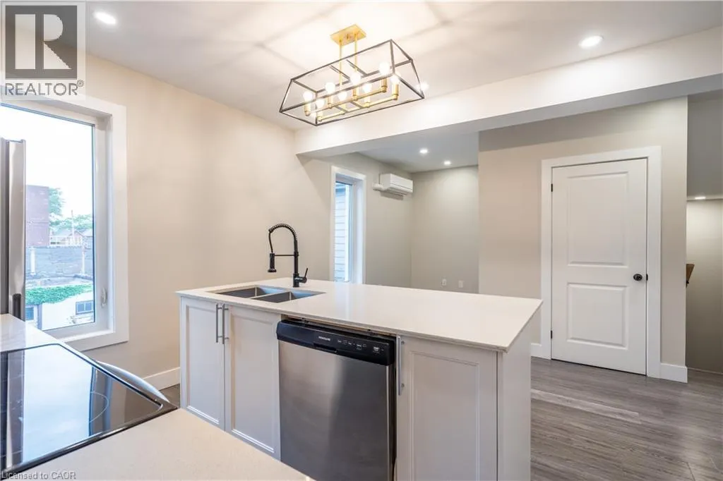 155 WENTWORTH Street N Unit# 1, #1