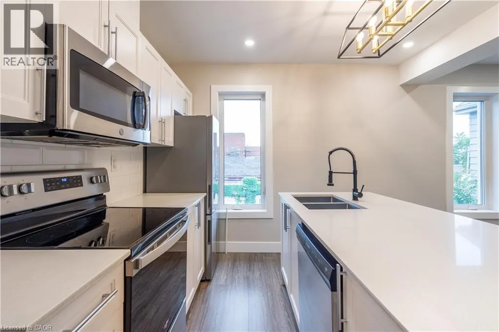 155 WENTWORTH Street N Unit# 1, #1