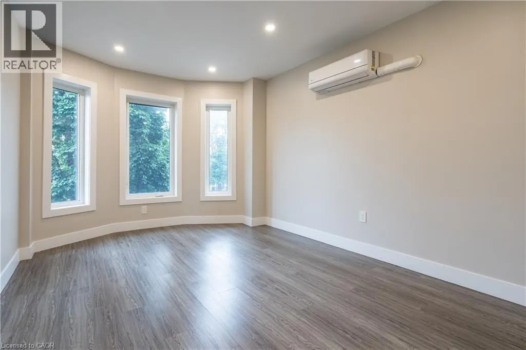 155 WENTWORTH Street N Unit# 1, #1