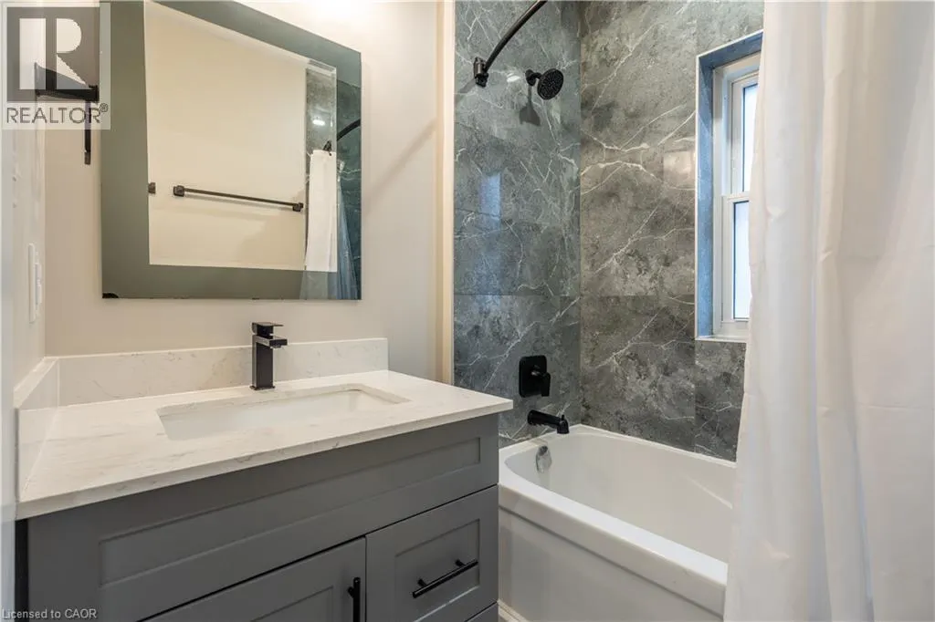 155 WENTWORTH Street N Unit# 1, #1