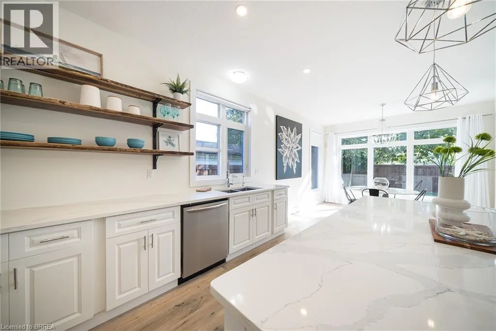 38 LAKEVIEW Avenue