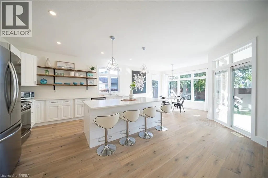 38 LAKEVIEW Avenue