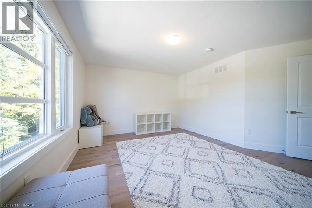 38 LAKEVIEW Avenue