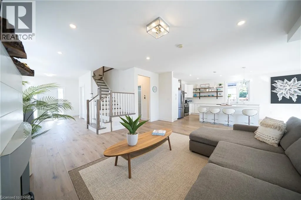 38 LAKEVIEW Avenue