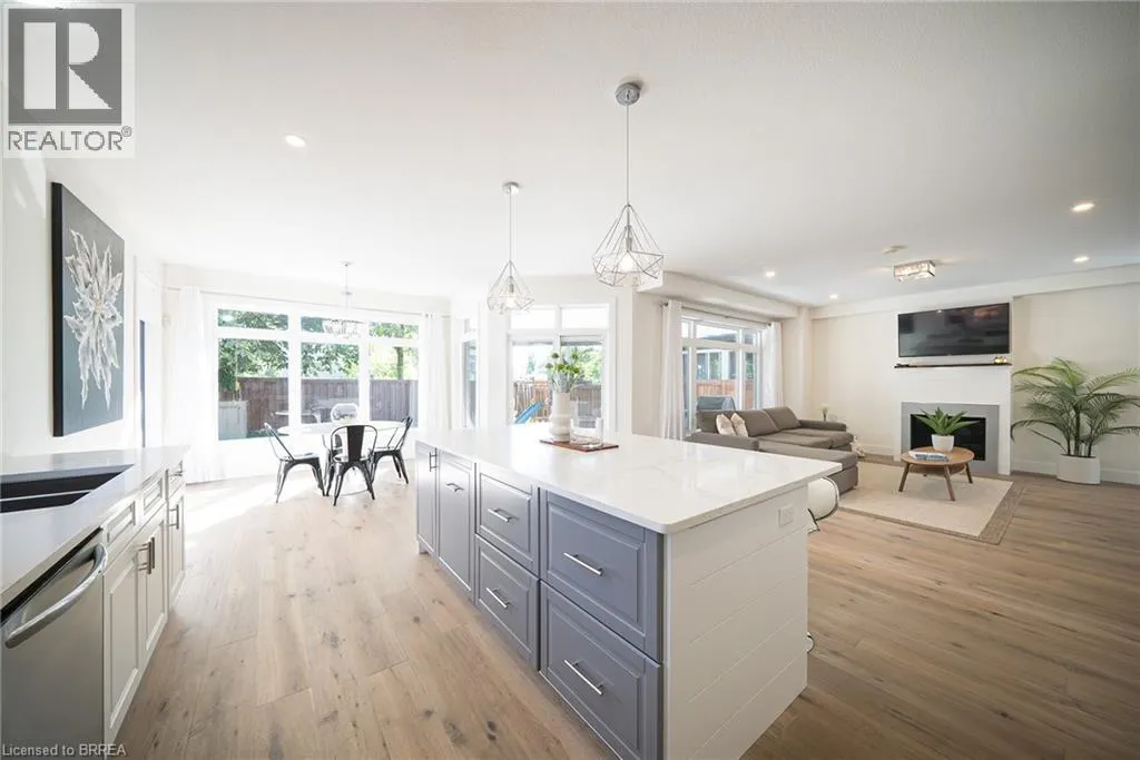 38 LAKEVIEW Avenue
